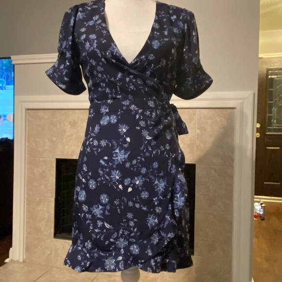 Greylin wrap dress. NWOT. Size XS - Picture 1 of 4